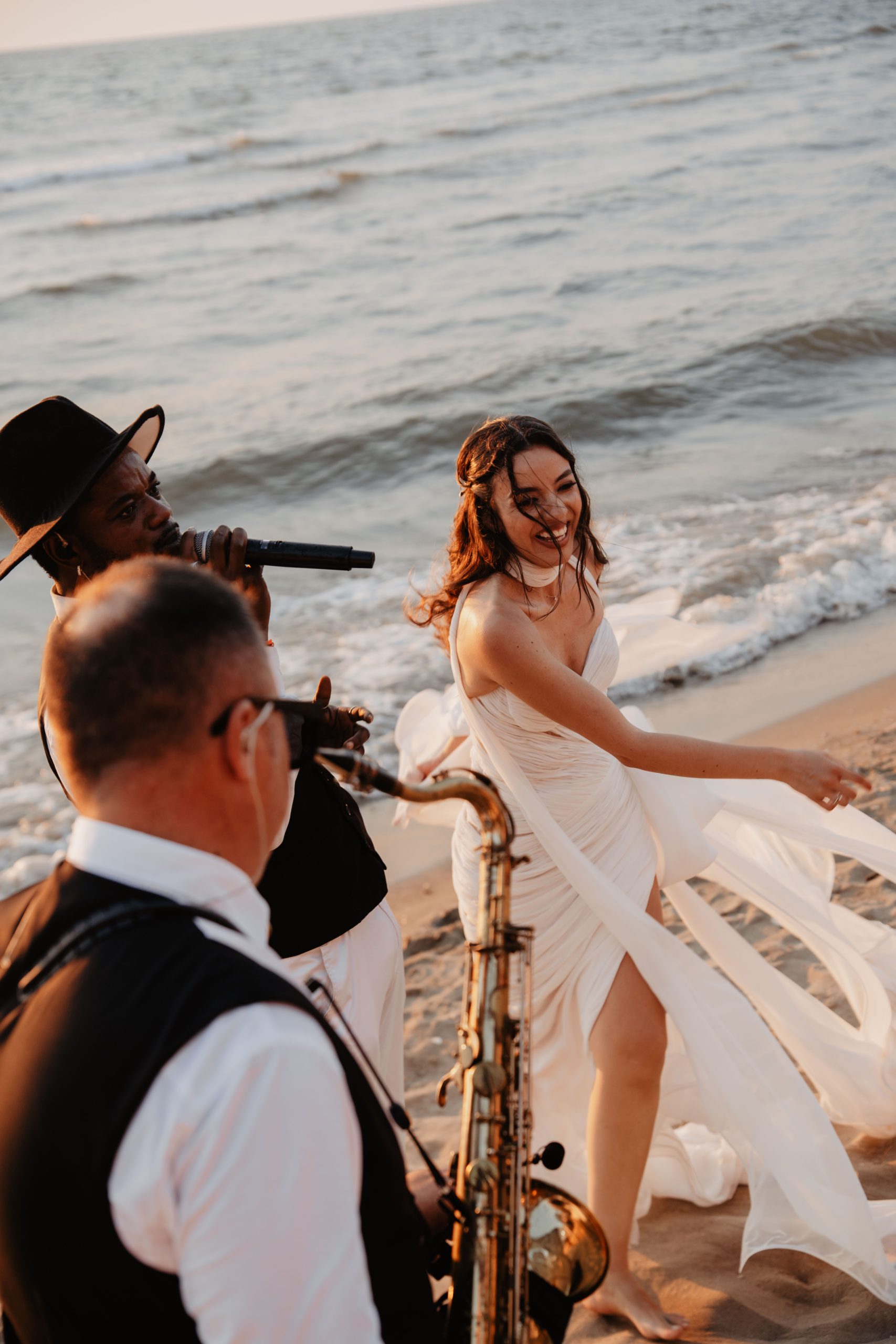 Matrimonio al Nabilah, Bacoli — festa serale con luci